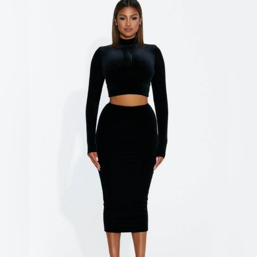 Naked Wardobe Velvet Fitted Skirt